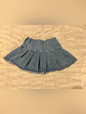 Old Navy Denim Pleated Jean Skirt Girls’ Size Large (10-12)